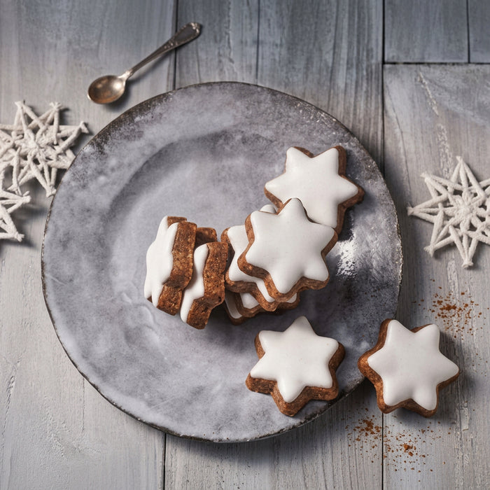 Lebkuchen Schmidt Zimsterne with 30% Less Sugar