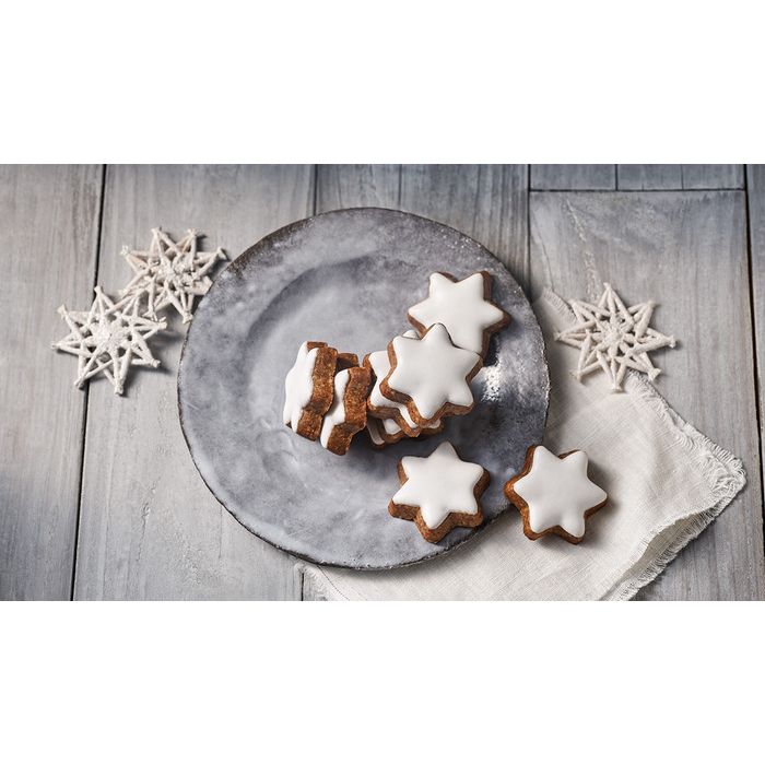Lebkuchen Schmidt Zimsterne with 30% Less Sugar