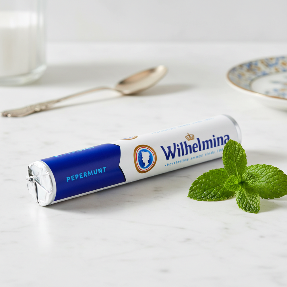 Wilhelmina Peppermint Mints 40 g roll with fresh mint leaves